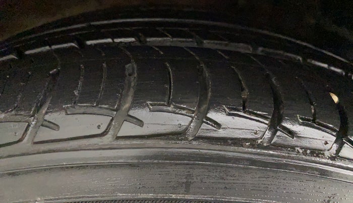 2021 Volkswagen Polo HIGHLINE PLUS 1.0L TSI, Petrol, Manual, 21,741 km, Left Front Tyre Tread