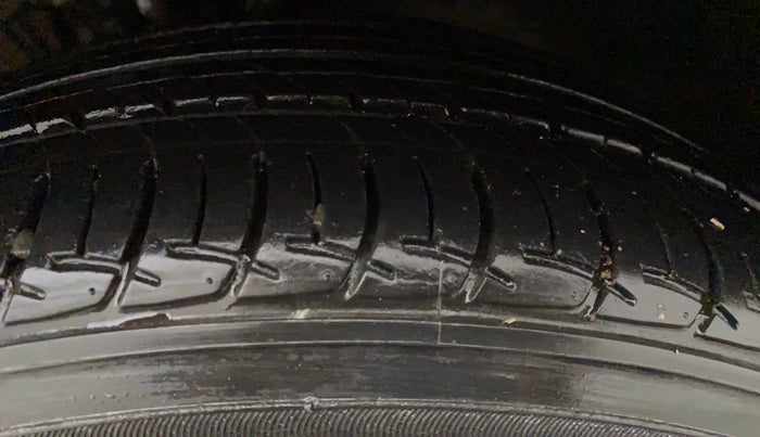 2021 Volkswagen Polo HIGHLINE PLUS 1.0L TSI, Petrol, Manual, 21,741 km, Right Rear Tyre Tread