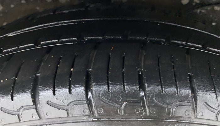 2020 Hyundai NEW SANTRO 1.1 SPORTZ MT CNG, CNG, Manual, 47,887 km, Right Rear Tyre Tread