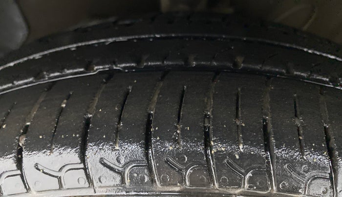 2020 Hyundai NEW SANTRO 1.1 SPORTZ MT CNG, CNG, Manual, 47,887 km, Left Front Tyre Tread