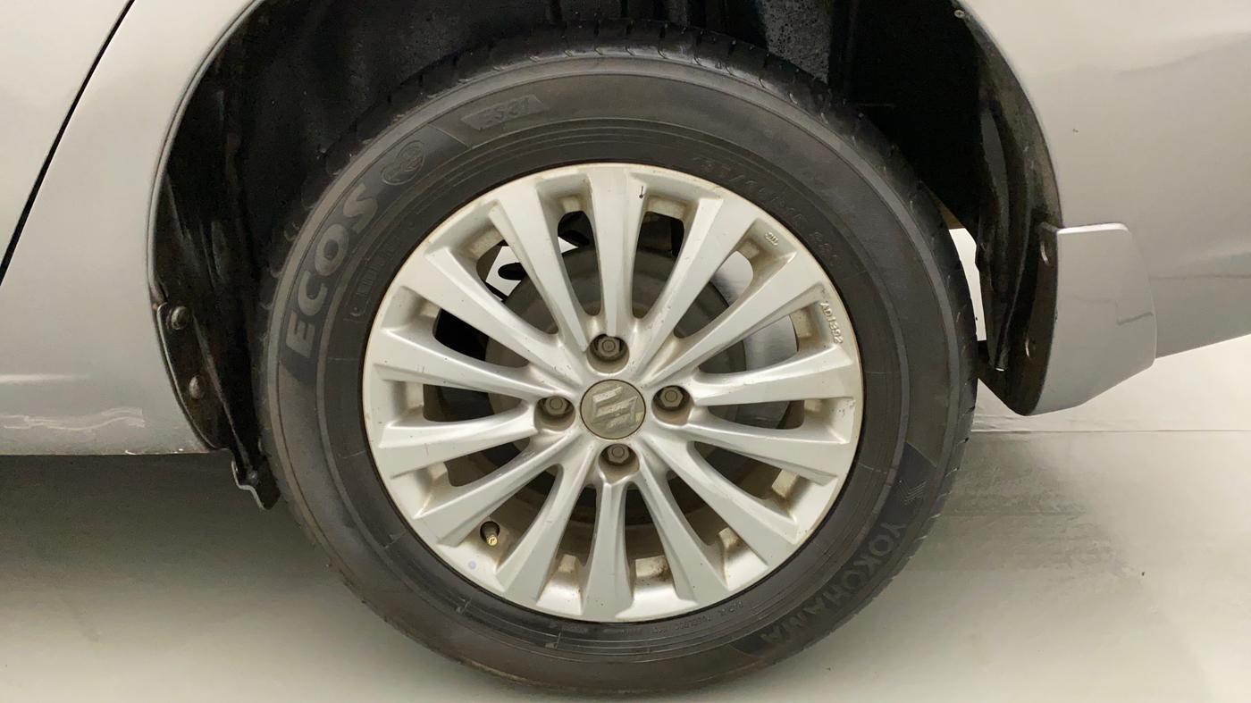 2016 Maruti Ciaz VDI SHVS, Diesel, Manual, 1,20,582 km, Left Rear Wheel