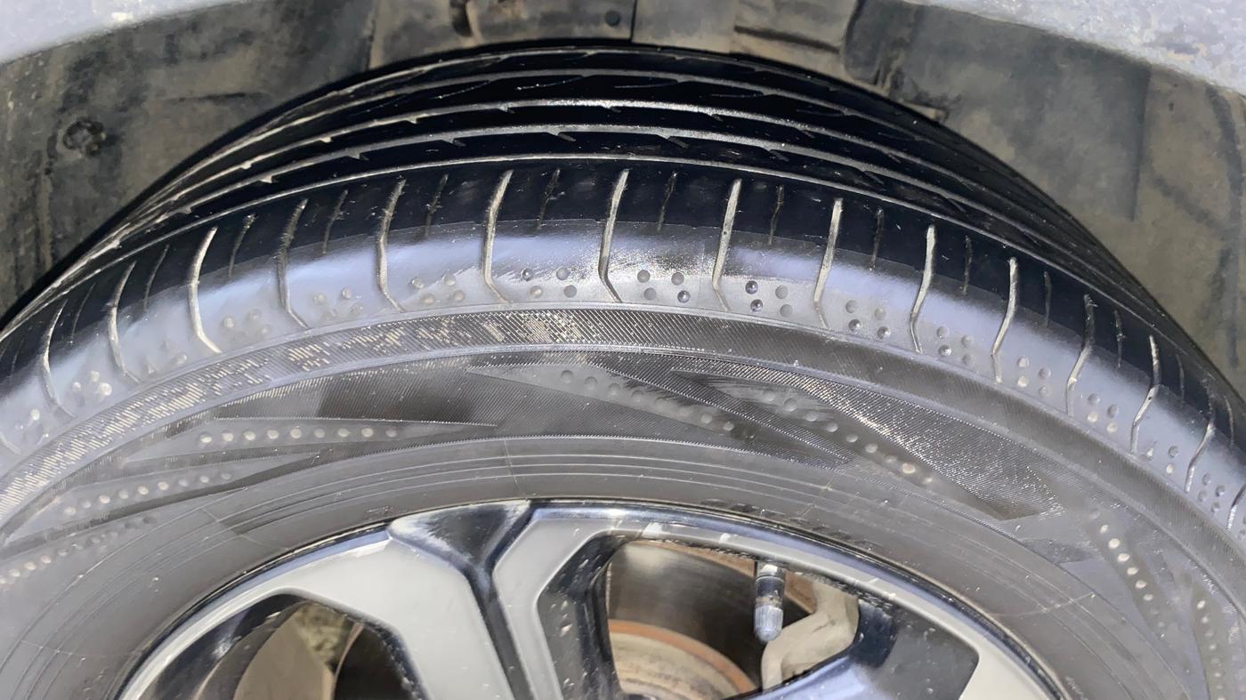2022 Tata NEXON XZA PLUS (PREMIUM) KAZIRANGA DIESEL, Diesel, Automatic, 62,590 km, Right Front Tyre Tread