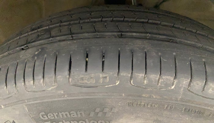 2017 Maruti Dzire VDI AMT, Diesel, Automatic, 61,848 km, Right Front Tyre Tread