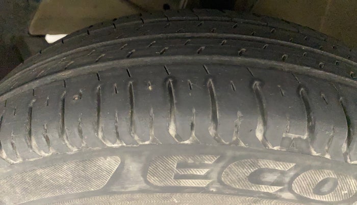 2017 Maruti Dzire VDI AMT, Diesel, Automatic, 61,848 km, Left Front Tyre Tread