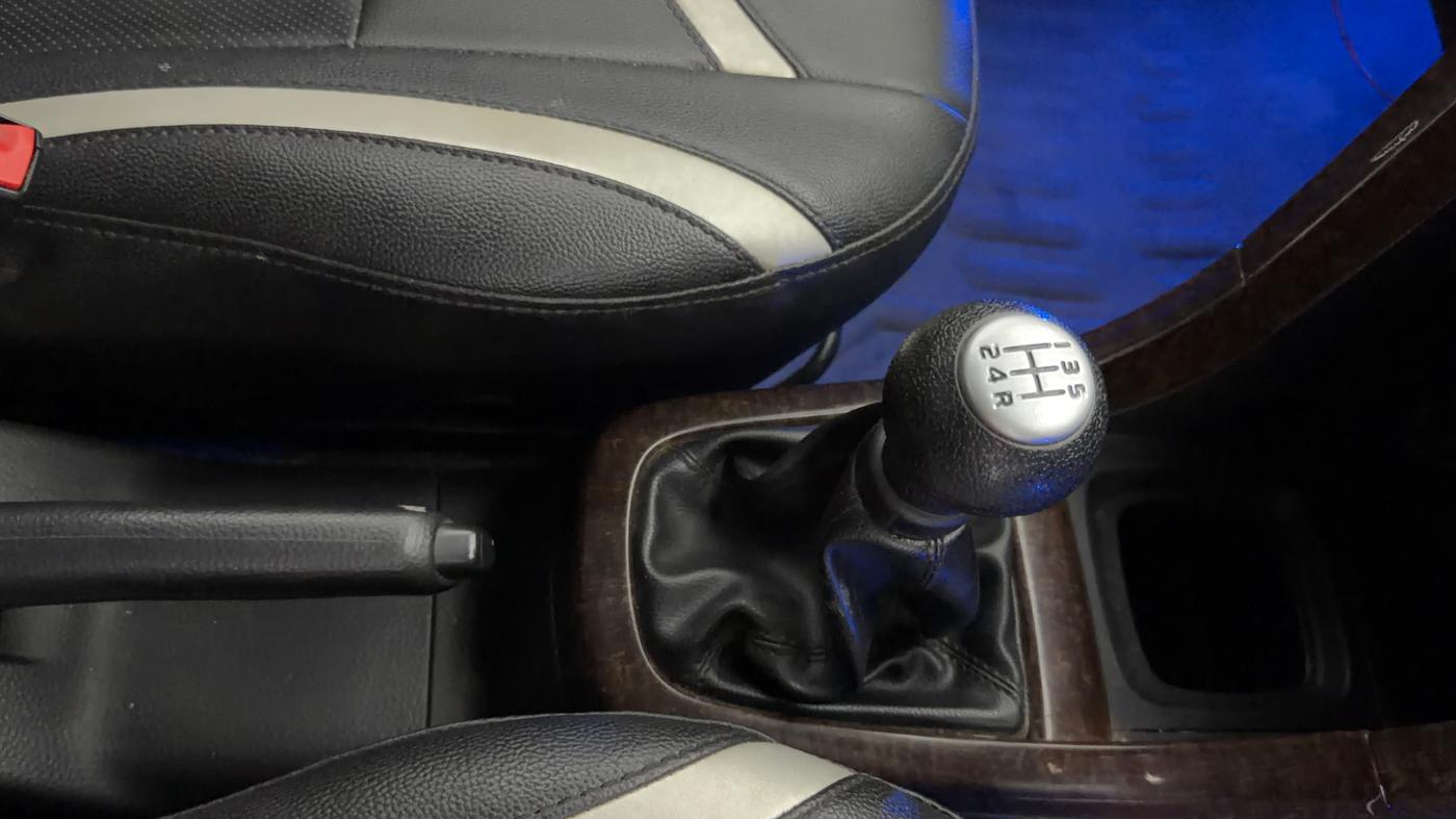 2015 Maruti Swift LXI (O), Petrol, Manual, 59,953 km, Gear Lever