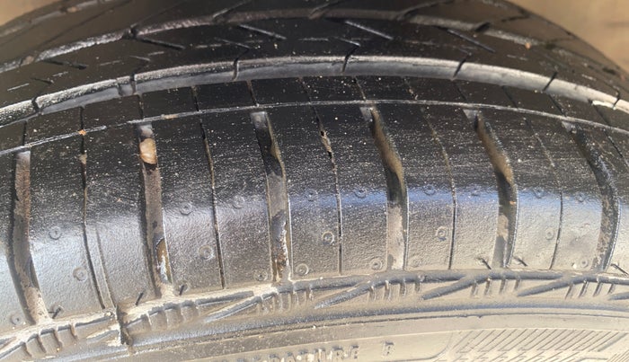 2014 Maruti Celerio VXI AMT, Petrol, Automatic, 25,217 km, Left Front Tyre Tread