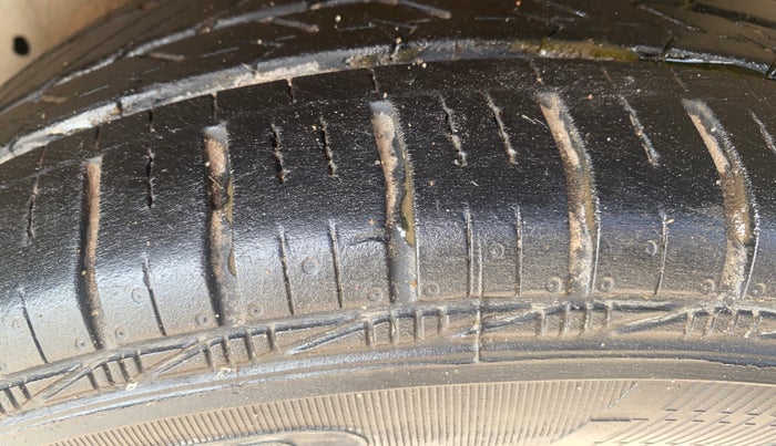 2014 Maruti Celerio VXI AMT, Petrol, Automatic, 25,217 km, Left Rear Tyre Tread