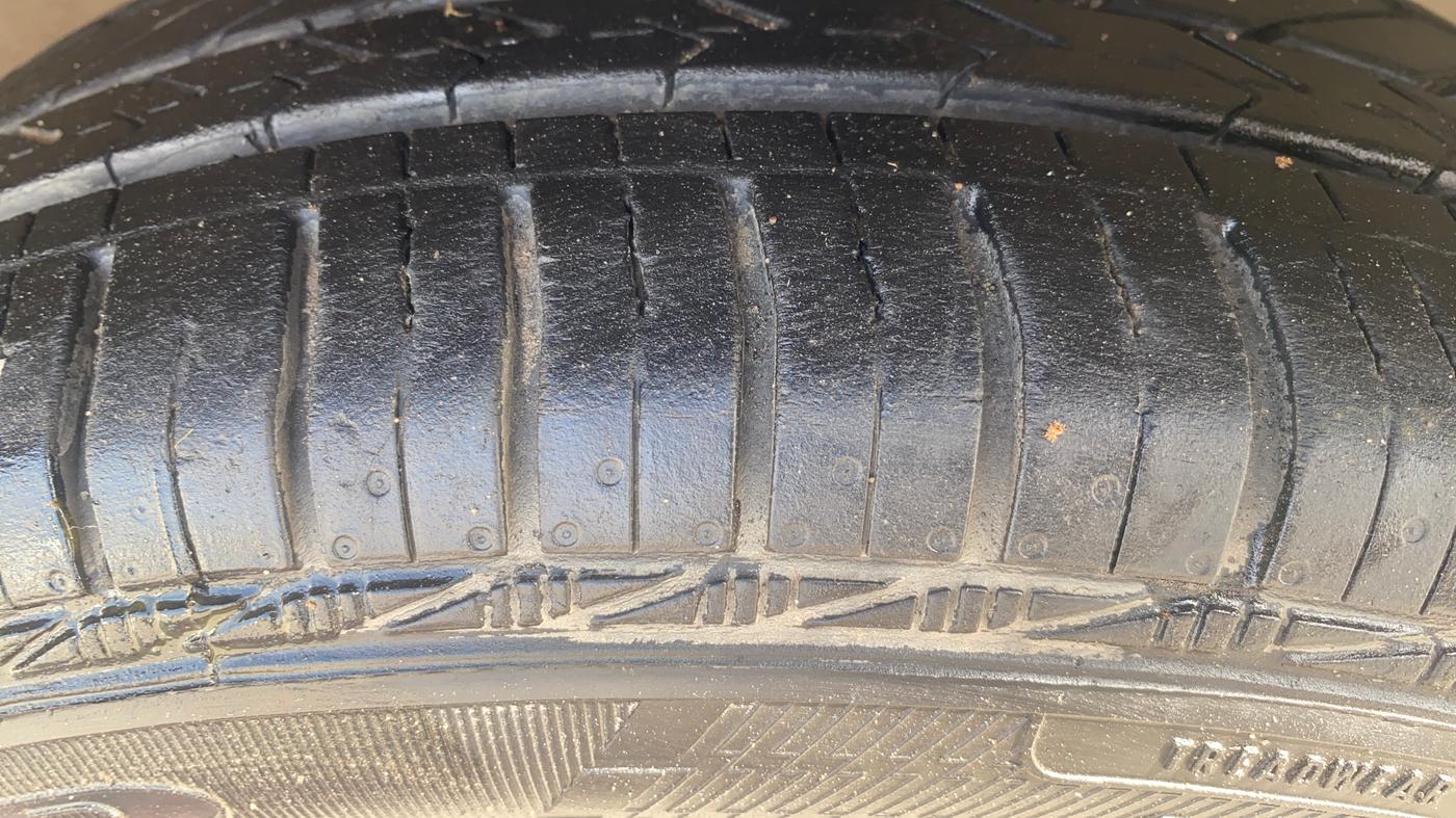 2014 Maruti Celerio VXI AMT, Petrol, Automatic, 25,217 km, Right Front Tyre Tread