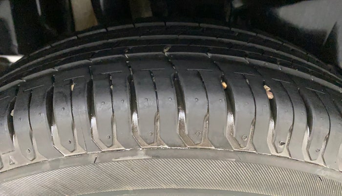 2018 Maruti Swift VXI, Petrol, Manual, 56,291 km, Right Rear Tyre Tread