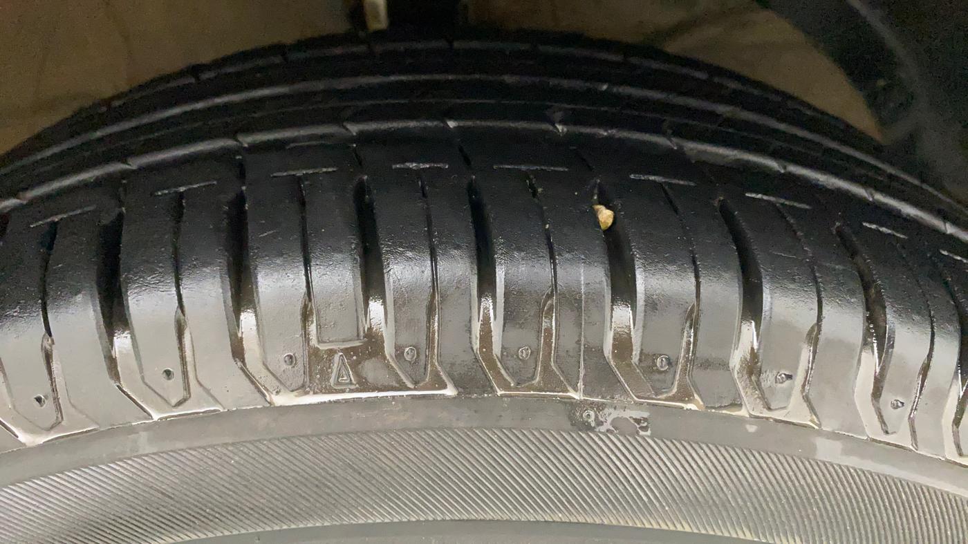 2018 Maruti Swift VXI, Petrol, Manual, 56,291 km, Right Front Tyre Tread