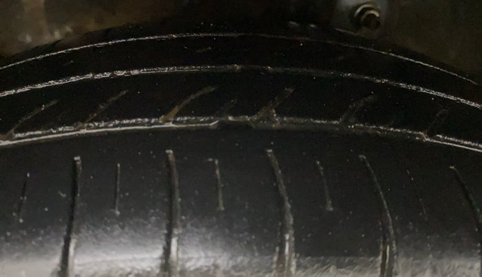 2012 Maruti A Star VXI (ABS) AT, Petrol, Automatic, 1,38,779 km, Left Front Tyre Tread