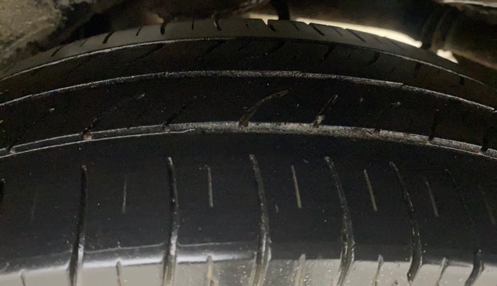 2012 Maruti A Star VXI (ABS) AT, Petrol, Automatic, 1,38,779 km, Left Rear Tyre Tread