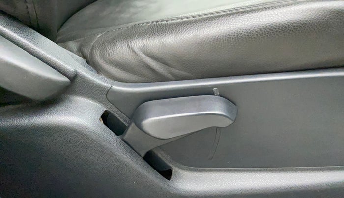 2018 Ford Ecosport TITANIUM 1.5L DIESEL, Diesel, Manual, 1,05,617 km, Driver Side Adjustment Panel