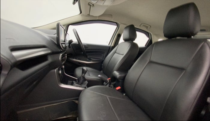 2018 Ford Ecosport TITANIUM 1.5L DIESEL, Diesel, Manual, 1,05,617 km, Right Side Front Door Cabin