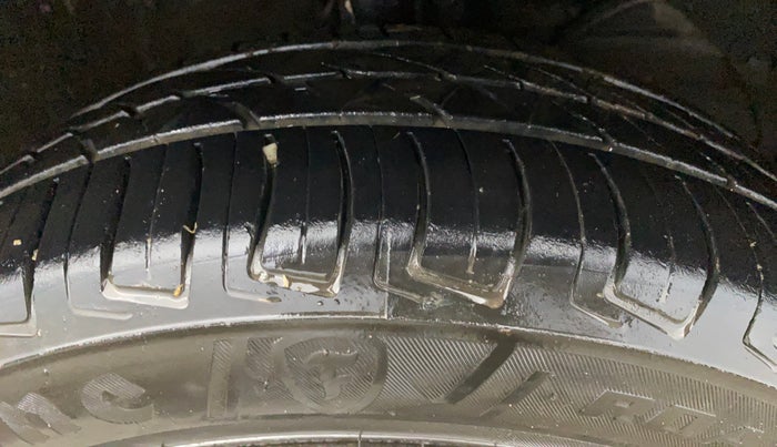 2018 Maruti Baleno DELTA PETROL 1.2, CNG, Manual, 95,057 km, Right Front Tyre Tread