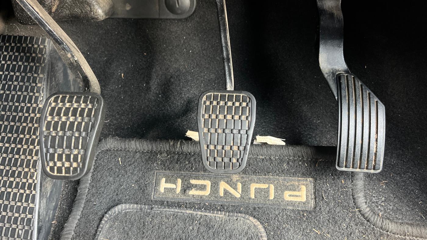2022 Tata PUNCH ADVENTURE MT, Petrol, Manual, 17,385 km, Pedals