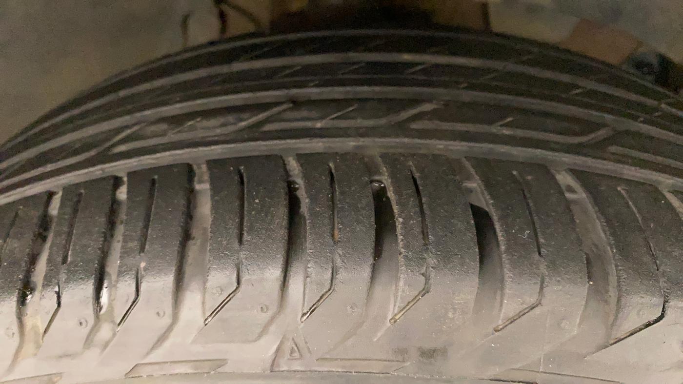 2015 Renault Duster 85 PS RXL PLUS DIESEL, Diesel, Manual, 68,940 km, Right Front Tyre Tread