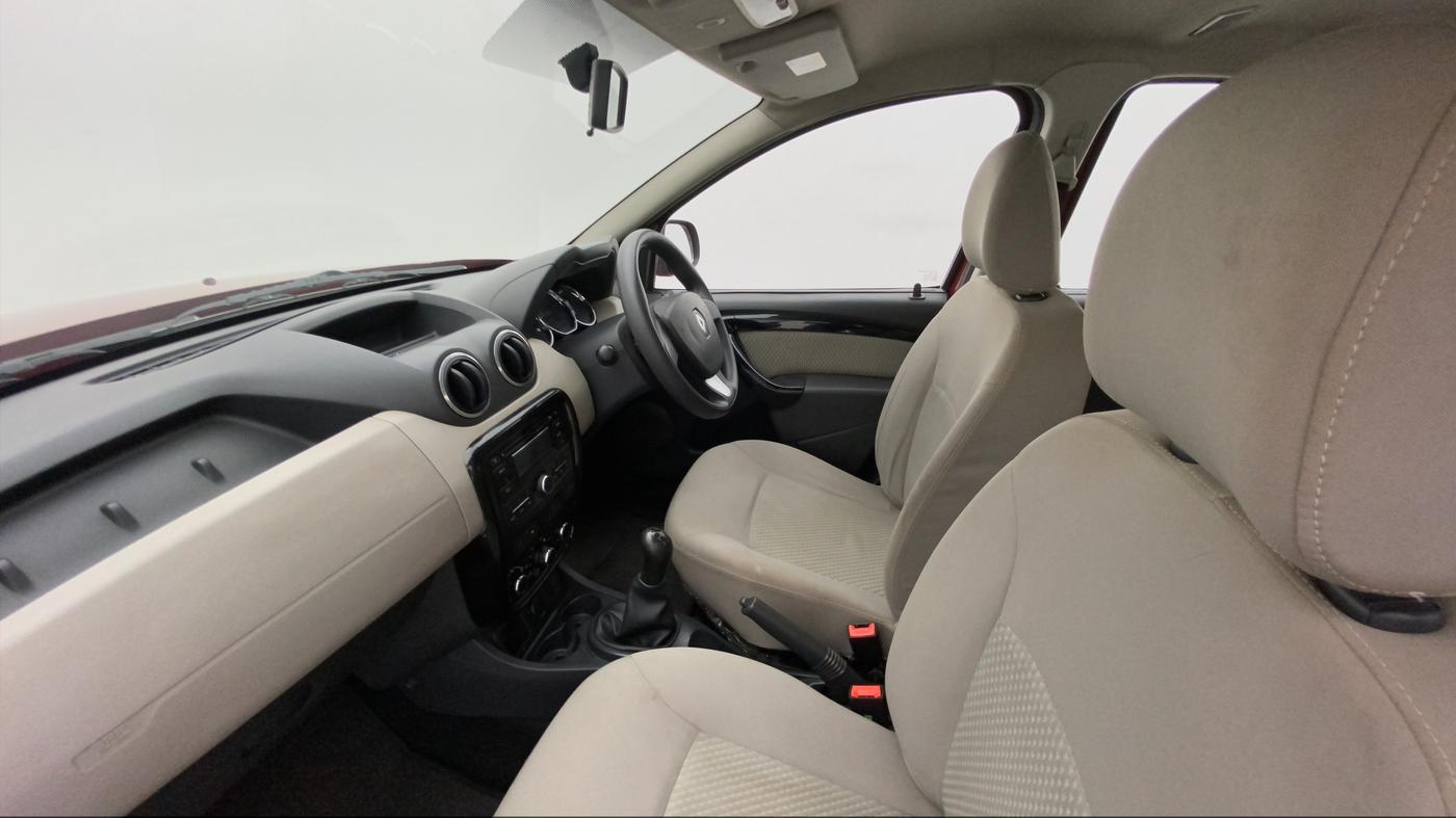 2015 Renault Duster 85 PS RXL PLUS DIESEL, Diesel, Manual, 68,940 km, Right Side Front Door Cabin