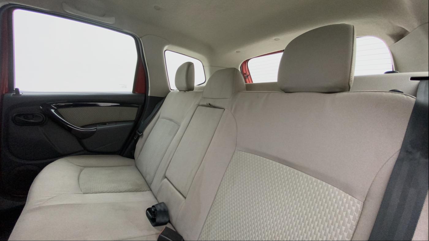 2015 Renault Duster 85 PS RXL PLUS DIESEL, Diesel, Manual, 68,940 km, Right Side Rear Door Cabin