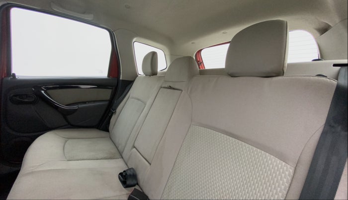 2015 Renault Duster 85 PS RXL PLUS DIESEL, Diesel, Manual, 68,940 km, Right Side Rear Door Cabin