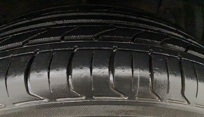 2012 Maruti Swift ZXI, Petrol, Manual, 25,077 km, Left Rear Tyre Tread