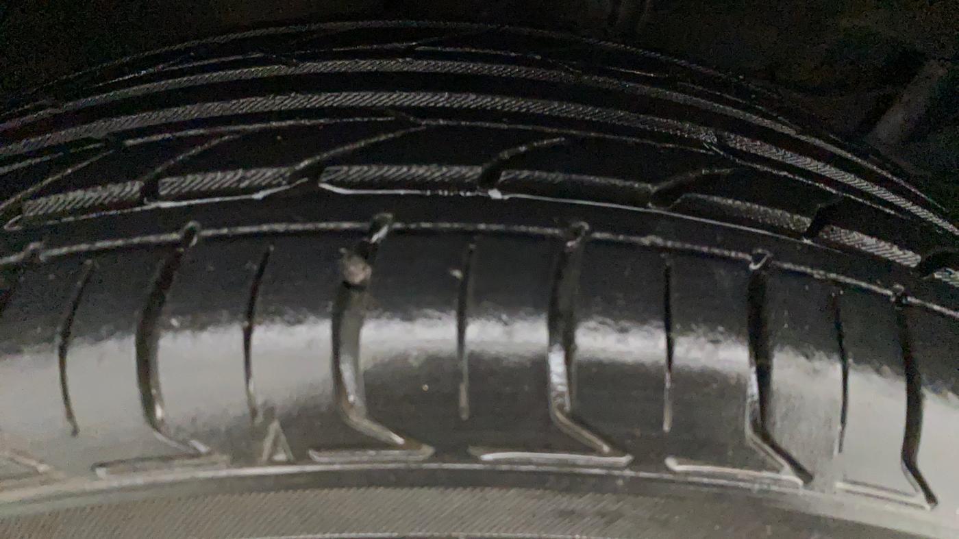 2012 Maruti Swift ZXI, Petrol, Manual, 25,077 km, Right Rear Tyre Tread