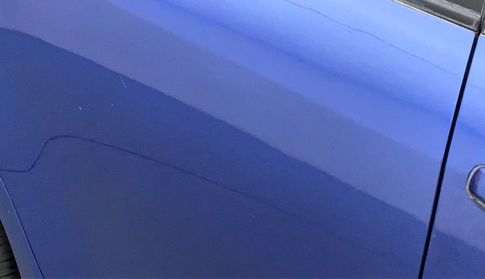 2012 Maruti Swift ZXI, Petrol, Manual, 25,077 km, Right rear door - Minor scratches