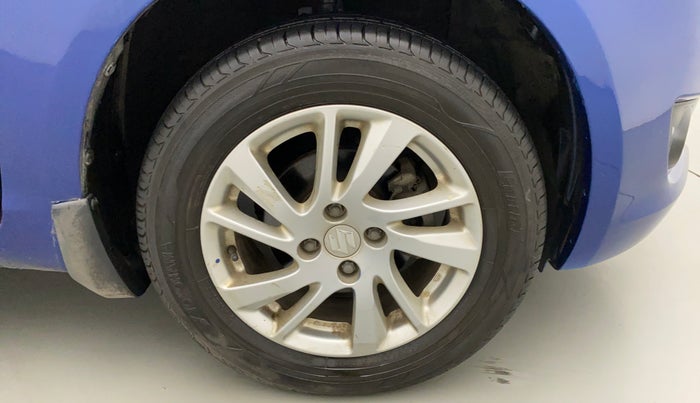 2012 Maruti Swift ZXI, Petrol, Manual, 25,077 km, Right Front Wheel