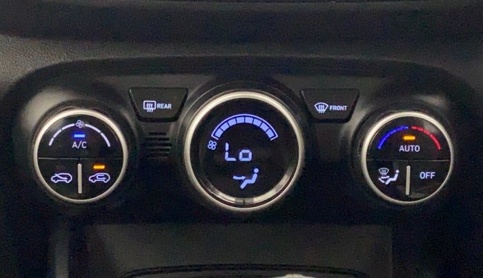 2019 Hyundai VENUE SX(O) CRDi, Diesel, Manual, 52,800 km, Automatic Climate Control