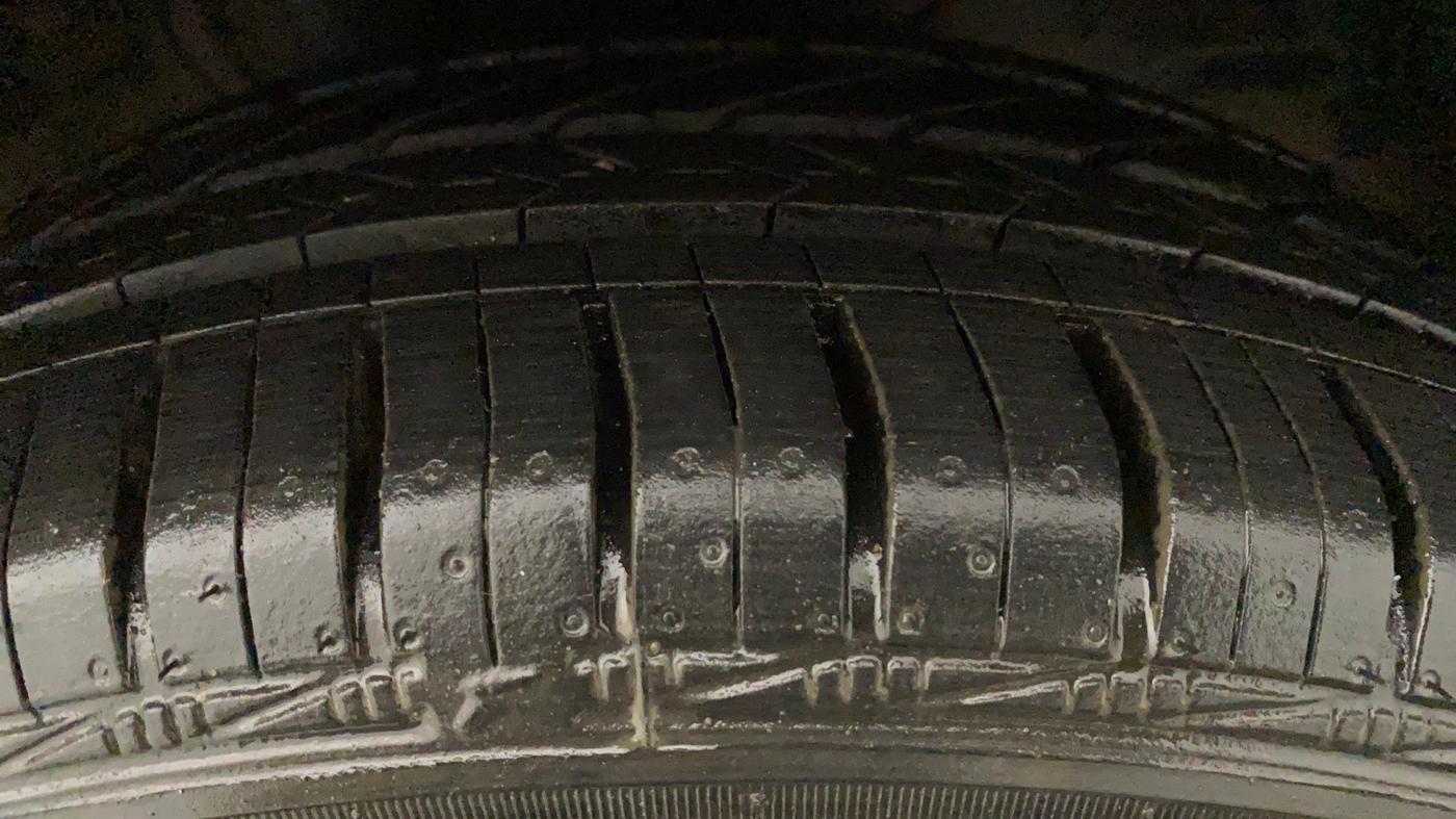 2017 Honda Amaze 1.2L I-VTEC VX AT, Petrol, Automatic, 46,263 km, Left Front Tyre Tread
