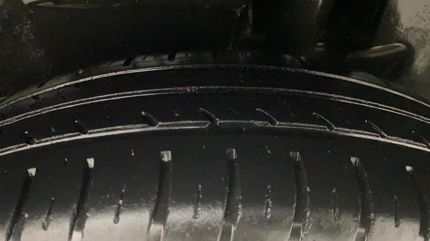 2021 Maruti Dzire VXI AMT, Petrol, Automatic, 40,430 km, Left Rear Tyre Tread