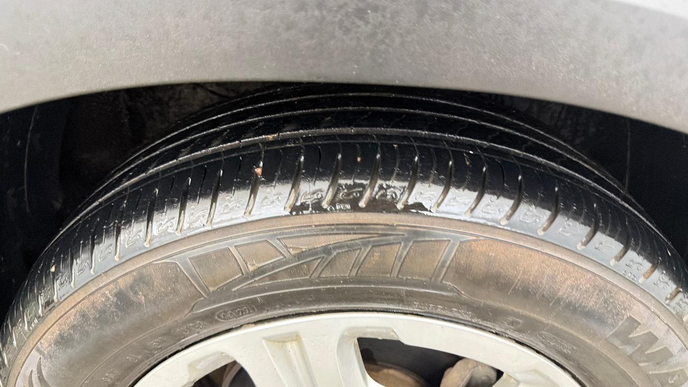 2022 KIA SONET HTK 1.2, Petrol, Manual, 31,406 km, Right Front Tyre Tread