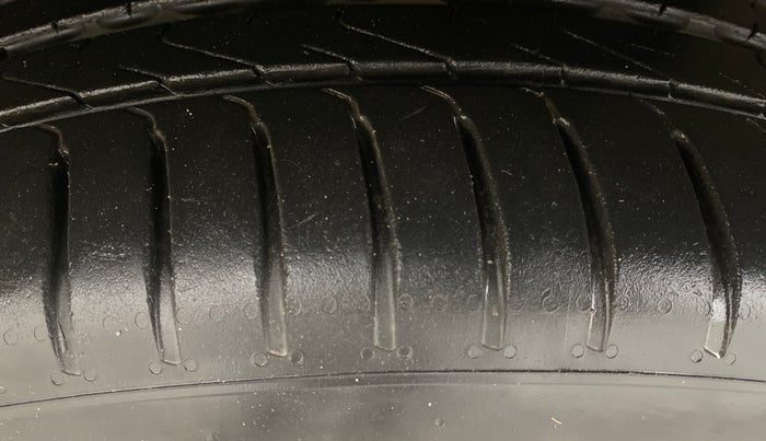 2018 Skoda Kodiaq STYLE 2.0 TDI 4X4 AT, Diesel, Automatic, 1,14,645 km, Left Front Tyre Tread