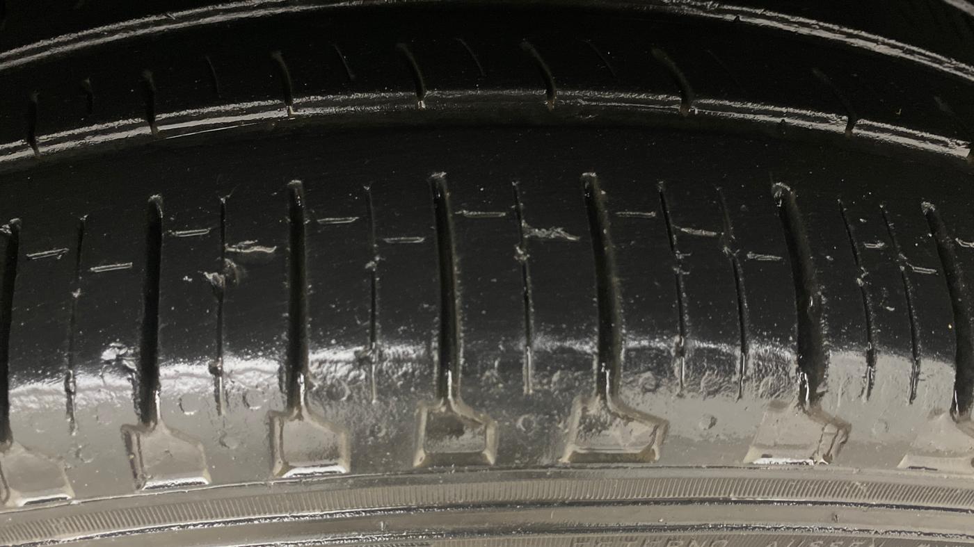 2018 Skoda Kodiaq STYLE 2.0 TDI 4X4 AT, Diesel, Automatic, 1,14,567 km, Left Rear Tyre Tread