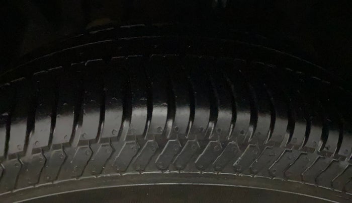 2016 Ford Ecosport TITANIUM 1.5L PETROL AT, Petrol, Automatic, 71,369 km, Left Front Tyre Tread