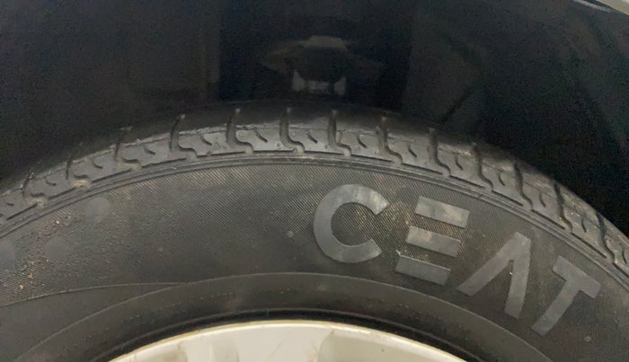 2016 Datsun Redi Go S, Petrol, Manual, 29,101 km, Left Front Tyre Tread