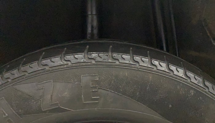 2016 Datsun Redi Go S, Petrol, Manual, 29,101 km, Right Rear Tyre Tread