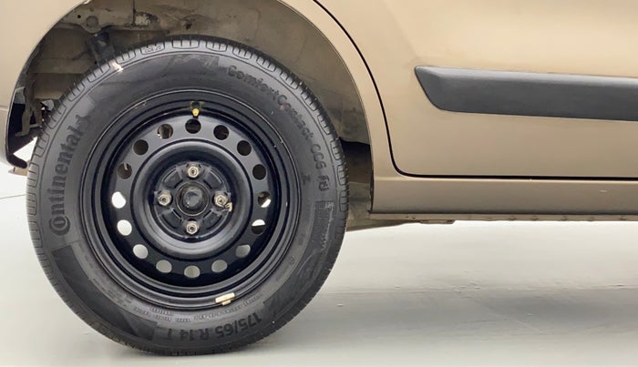 2014 Maruti Wagon R 1.0 VXI, Petrol, Manual, 73,273 km, Right Rear Wheel