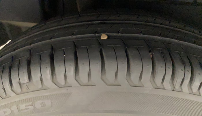2017 Maruti Dzire VXI, Petrol, Manual, 21,668 km, Right Rear Tyre Tread