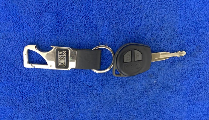 2017 Maruti Dzire VXI, Petrol, Manual, 21,668 km, Key Close Up