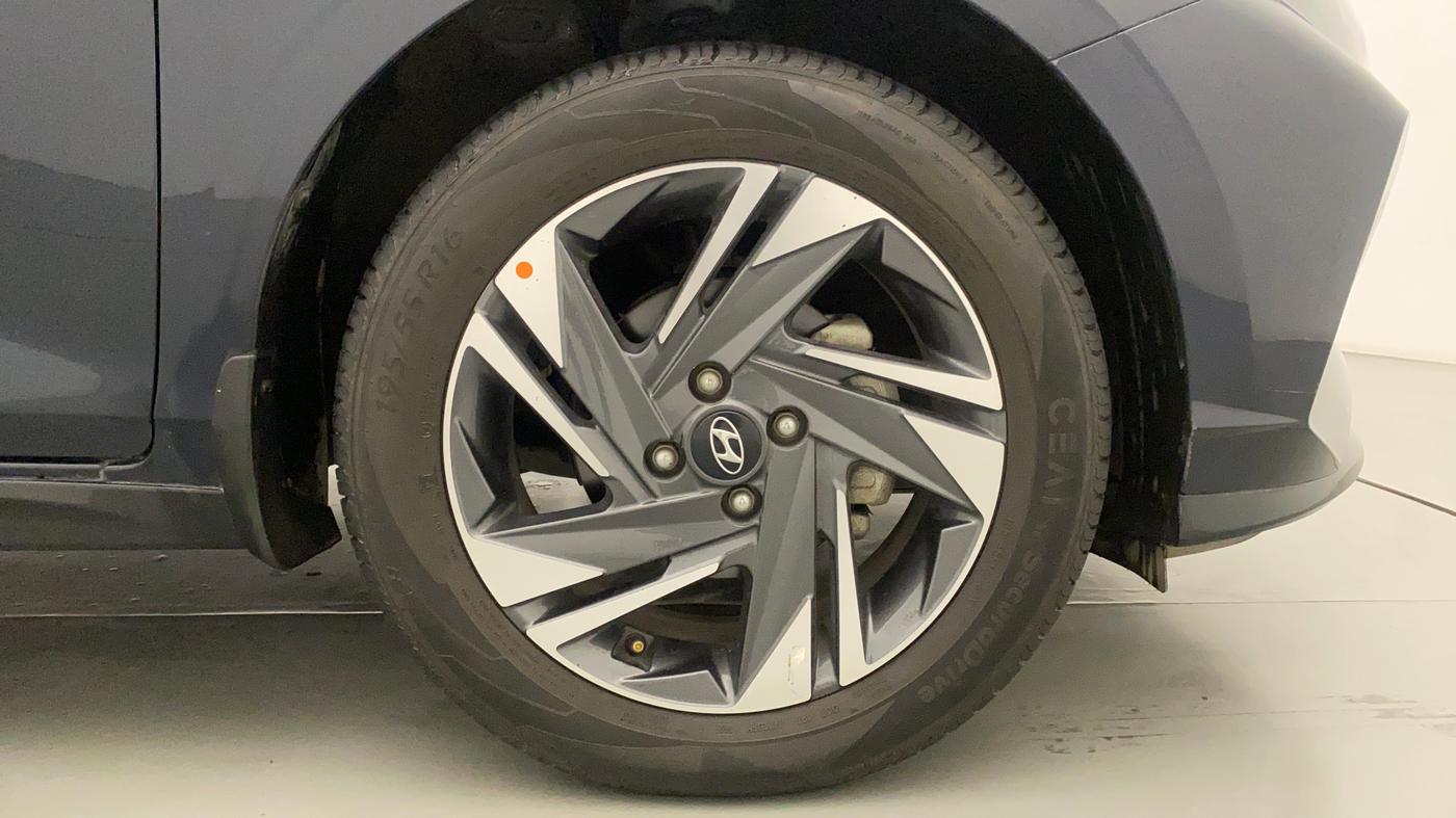 2021 Hyundai NEW I20 ASTA 1.2 AT, Petrol, Automatic, 13,753 km, Right Front Wheel