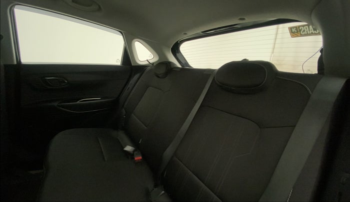 2021 Hyundai NEW I20 ASTA 1.2 AT, Petrol, Automatic, 13,753 km, Right Side Rear Door Cabin