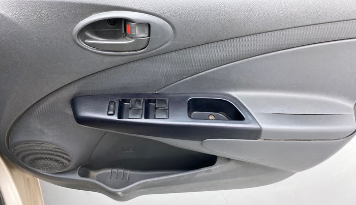 2013 Toyota Etios GD, Diesel, Manual, 96,919 km, Driver Side Door Panels Control