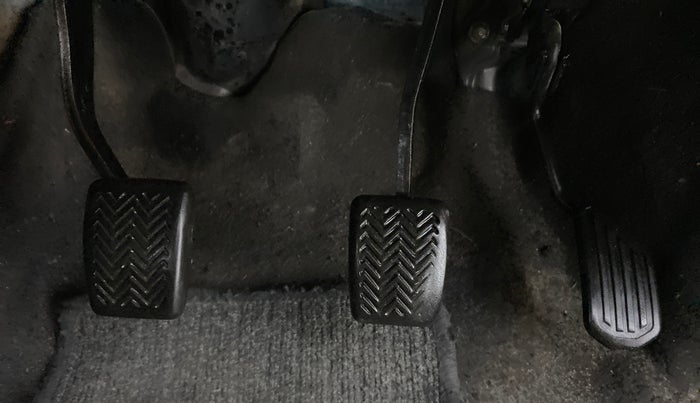 2013 Toyota Etios GD, Diesel, Manual, 96,919 km, Pedals