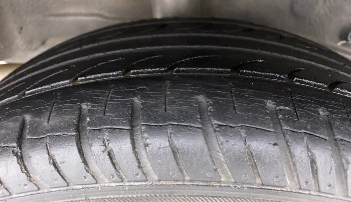 2013 Toyota Etios GD, Diesel, Manual, 96,919 km, Right Rear Tyre Tread