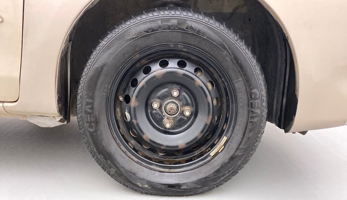 2013 Toyota Etios GD, Diesel, Manual, 96,919 km, Right Front Wheel