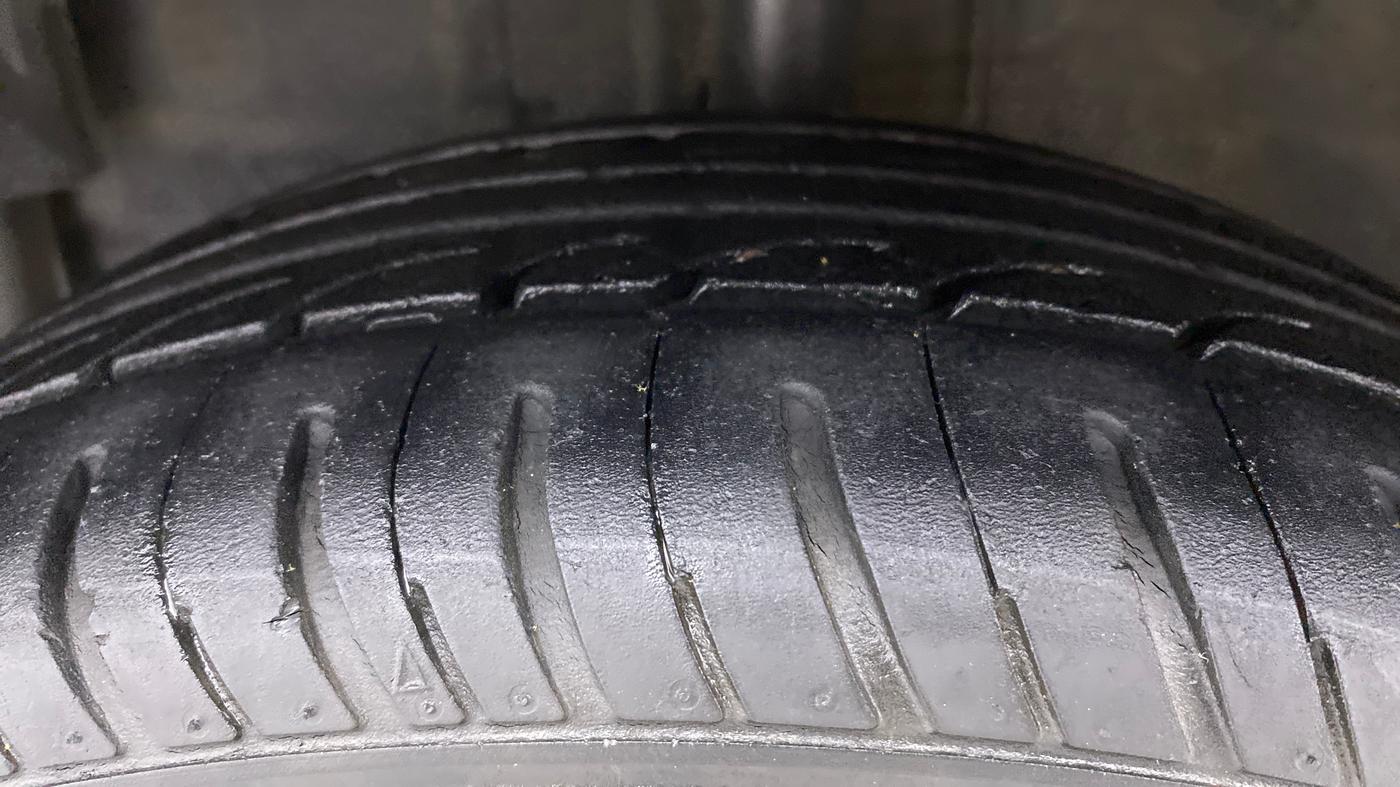 2013 Toyota Etios GD, Diesel, Manual, 96,919 km, Left Front Tyre Tread