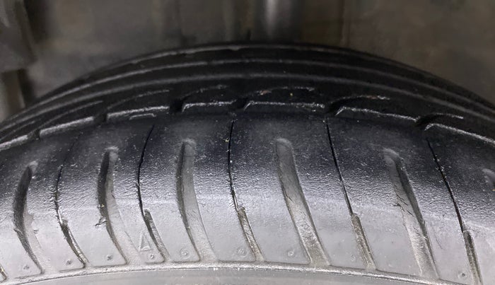 2013 Toyota Etios GD, Diesel, Manual, 96,919 km, Left Front Tyre Tread