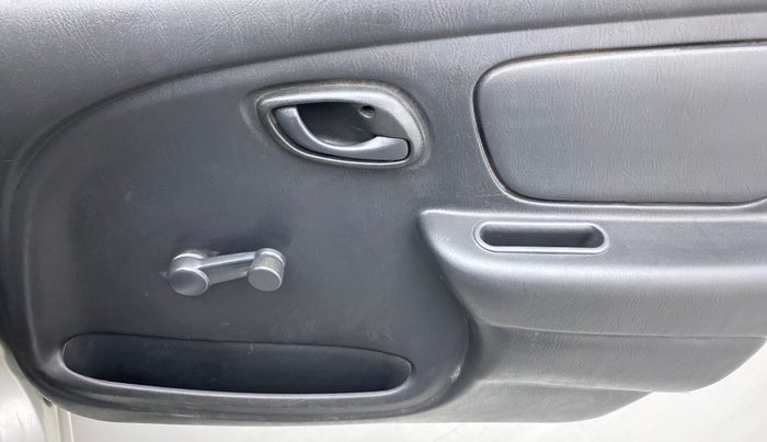 2011 Maruti Alto LXI, Petrol, Manual, 36,830 km, Driver Side Door Panels Control