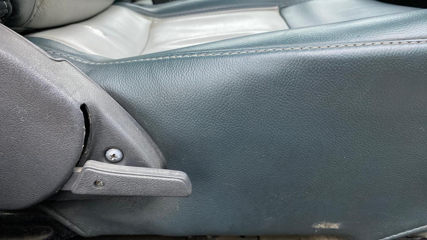 2011 Maruti Alto LXI, Petrol, Manual, 36,830 km, Driver Side Adjustment Panel